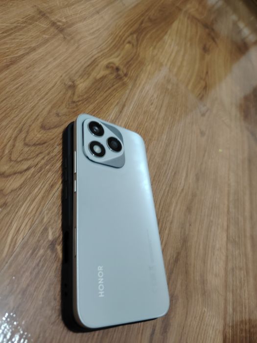 Honor 400 lite yangide