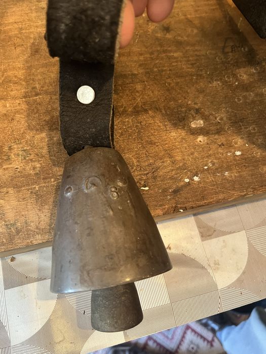 Продавам стари звънци