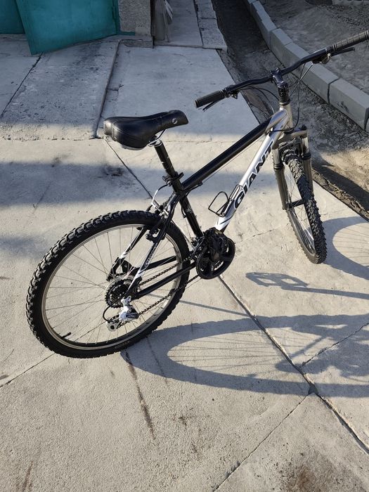 Продам велосипед Giant на 26 колёсах