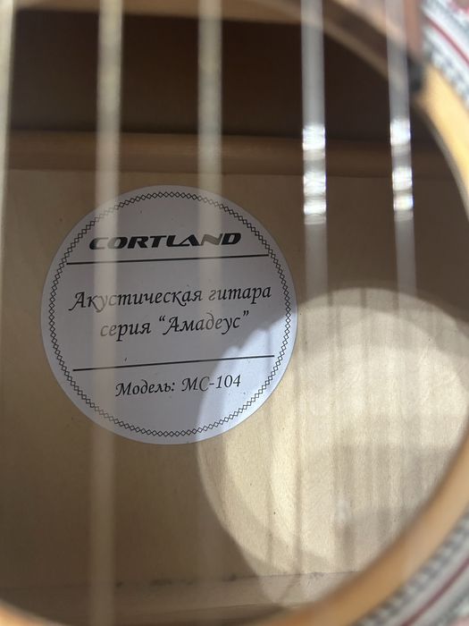 Продается акустическая гитара в хорошем состоянии