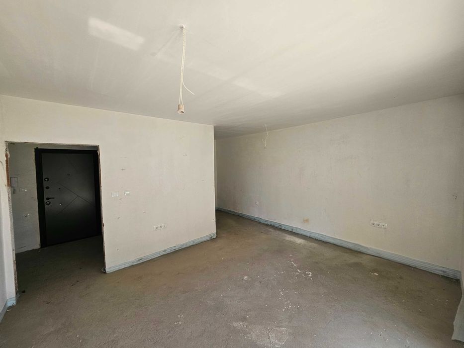 Просторен Апартамент с Двор в Спокоен Район - кв. Беломорски