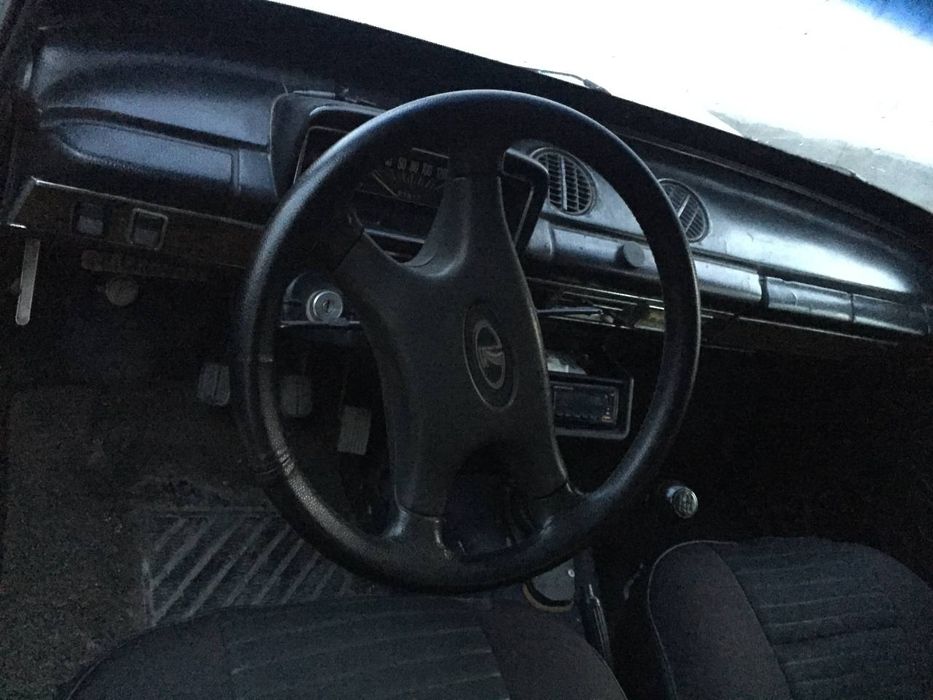 Moshina srochna sotiladi 21011