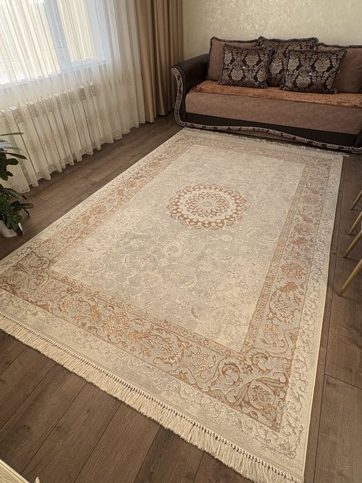 Продам ковер в отличном состоянии