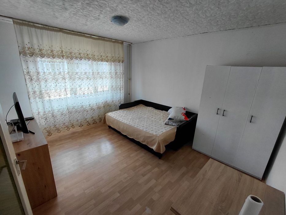 Garsonieră decomandată Brazda
