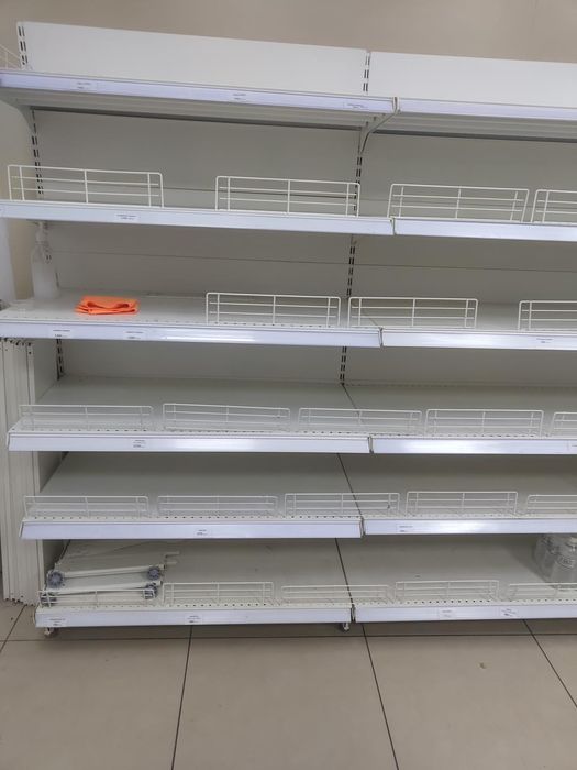 Стеллажи для магазина / торгового помещения