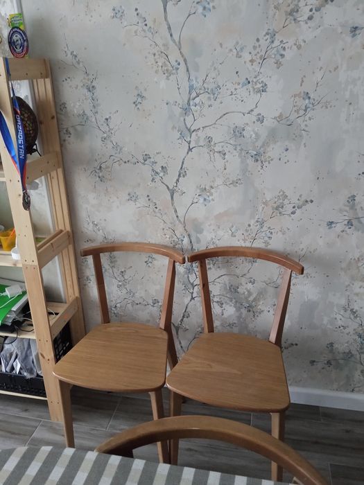 Продам два стула