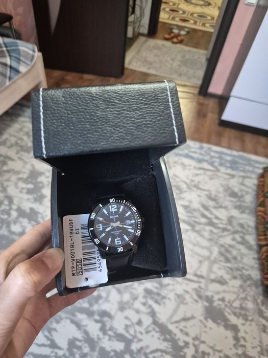 Часы Casio кварцевые новые