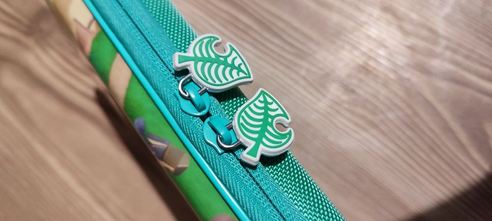 Husa de protecție HORI Premium Vault Case Animal Crossing pentru Ninte