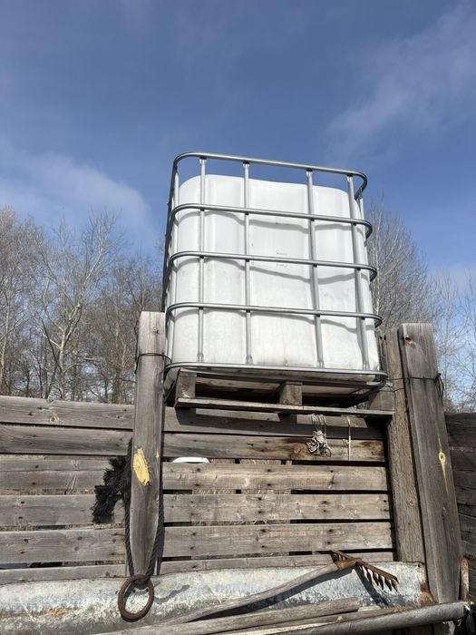 Срочно продам емкость