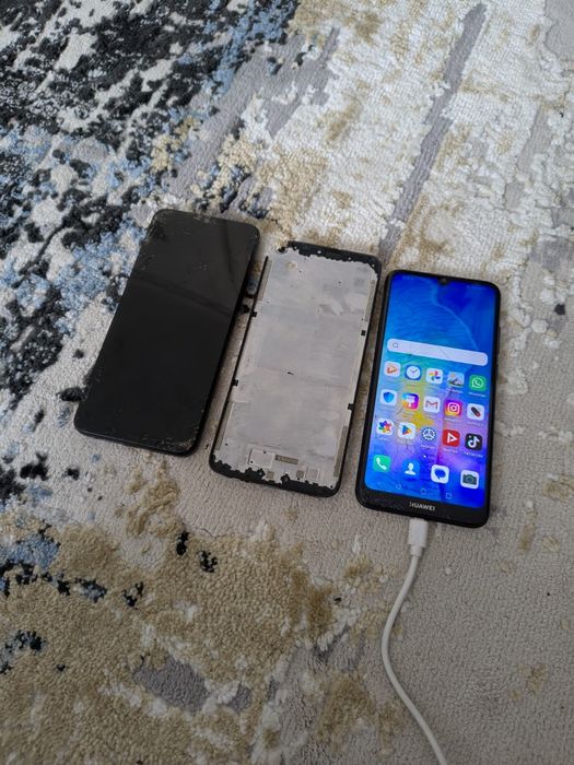 Vand 3 telefoane