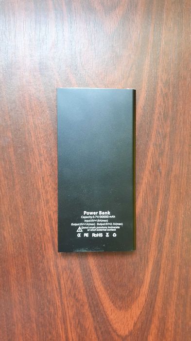 Acumulator extern mobile, cu functie solara, pentru dispozitive mobile
