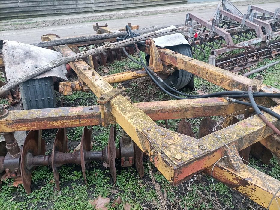 Дискова брана и предсеитбен култиватор