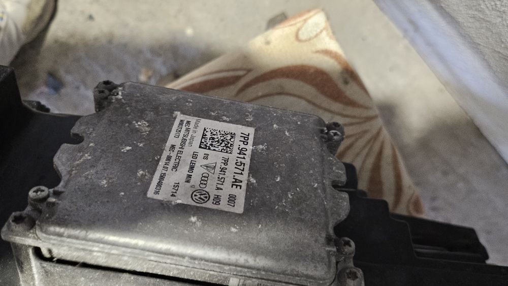 Far stânga Passat b8 led