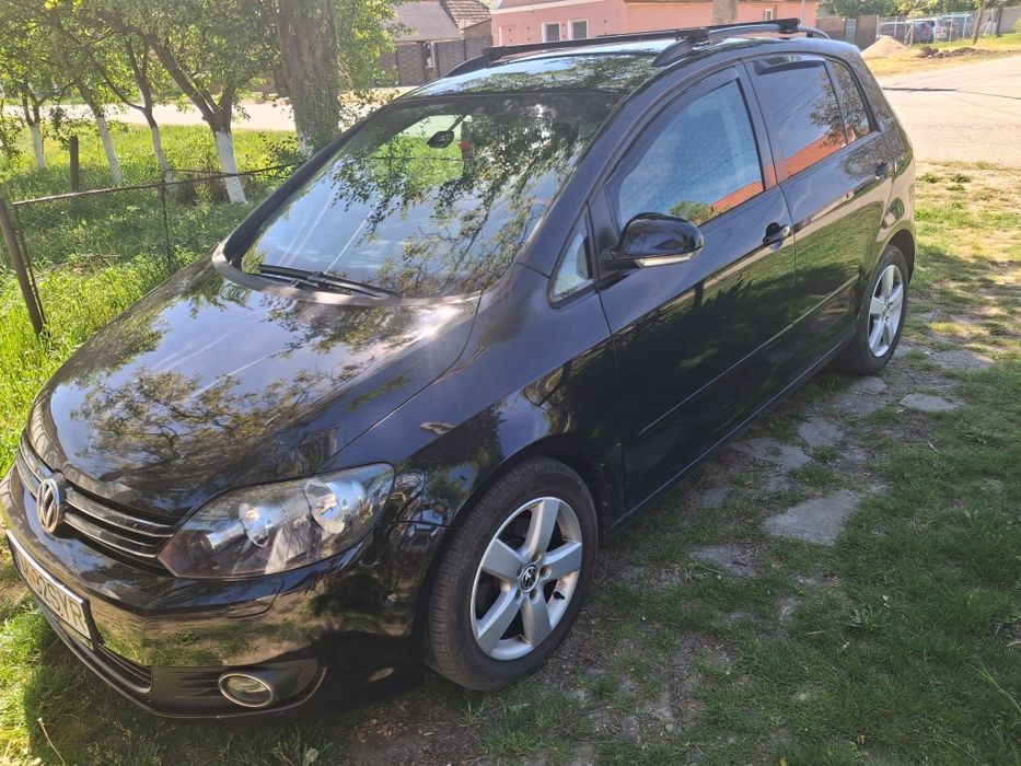 Vând VW golf 6 plus 1,4 B înmatriculată RO