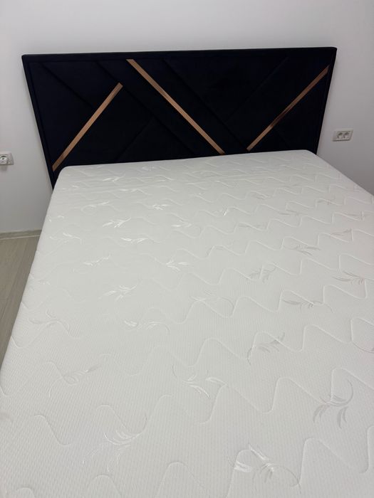 Pat tapițat model deosebit