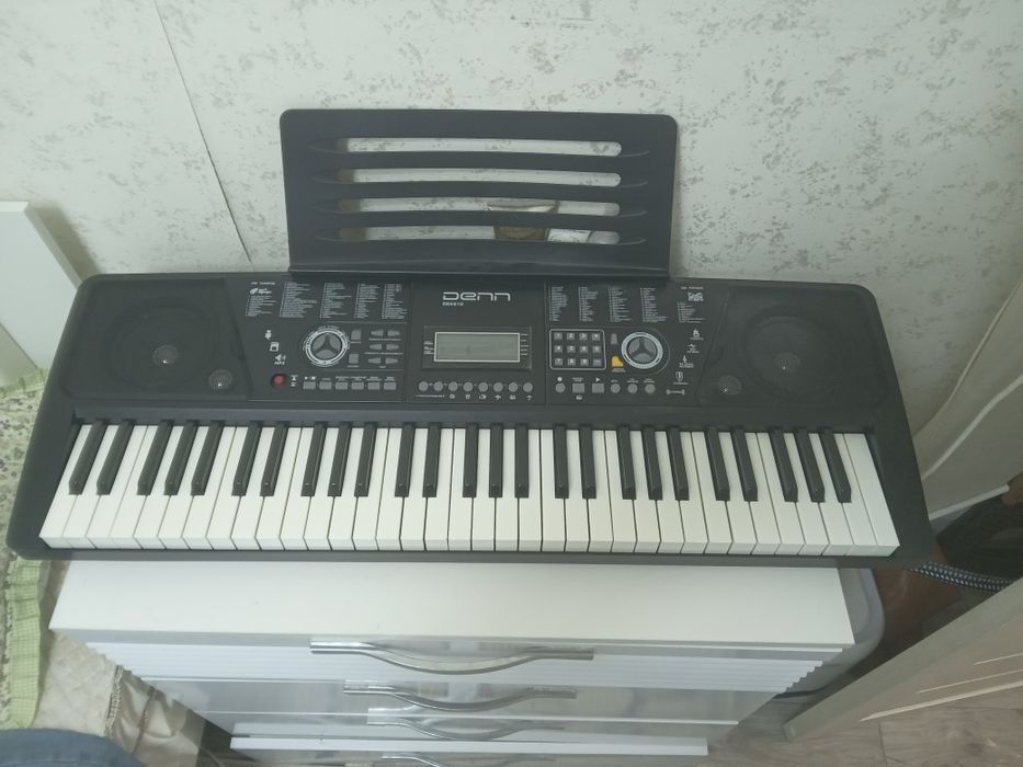 Продам сентизатор музыкальный