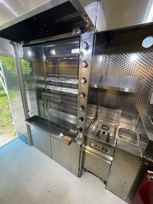 Отдавам под наем кемпер/мобилна кухня за сандвичи и пиле на грил