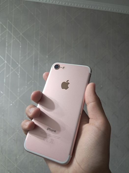 Продам Iphone 7 32гб