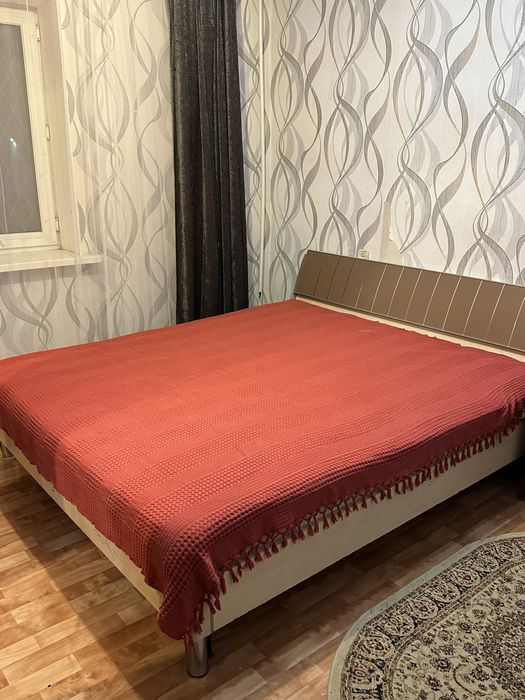 Продам 2 комнатную  квартиру 67м2 , 12 мкрн