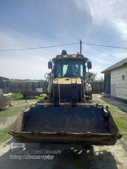 Продам эксковатор погрузчик 3в1