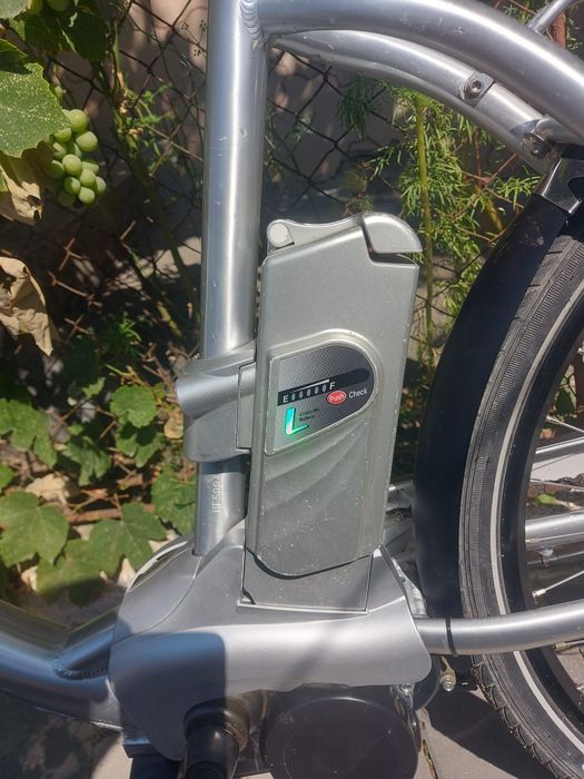 Bicicleta electrica  din alüminiu 8 viteze   incarcator