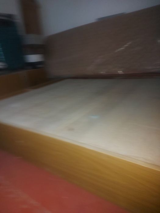 Спальный кровать