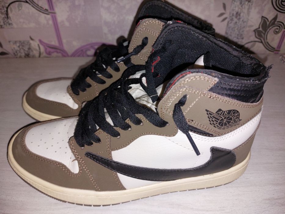 Продам кроссовки 27, 5 по стельке