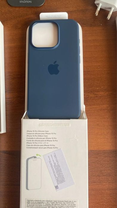 Продам чехлы на айфон 15 про