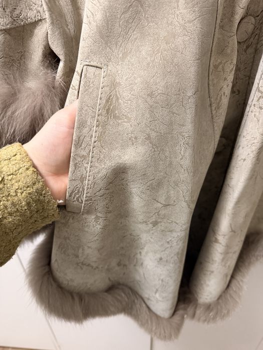 Poncho / haina dama piele naturala cu guler blana naturala de vulpe