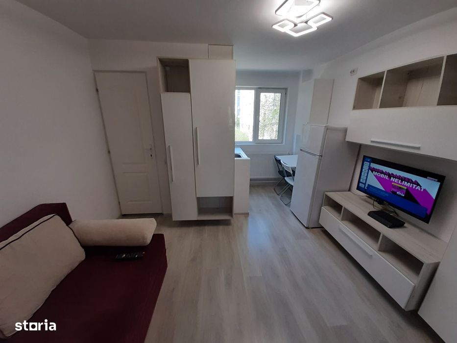Studio 5 minute Metrou 1 Decembrie, inchiriere