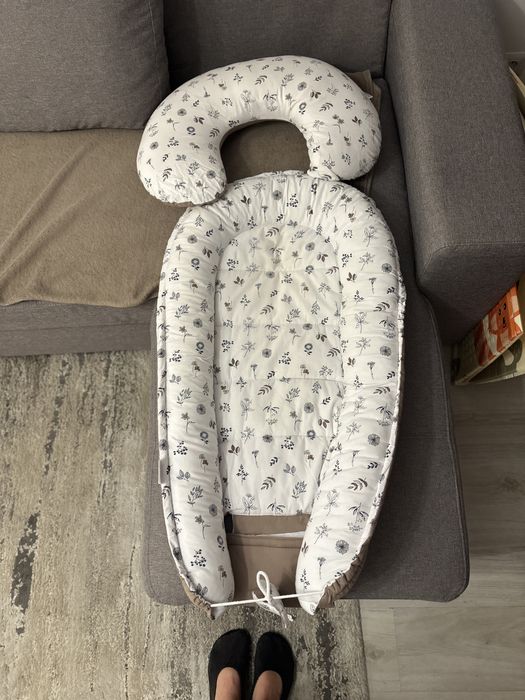 Baby nest(cuib) pentru bebelusi+perna de alapaptare