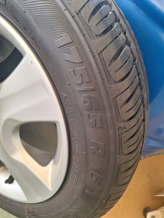 4 бр. Летни гуми 175/65/15 Semperit