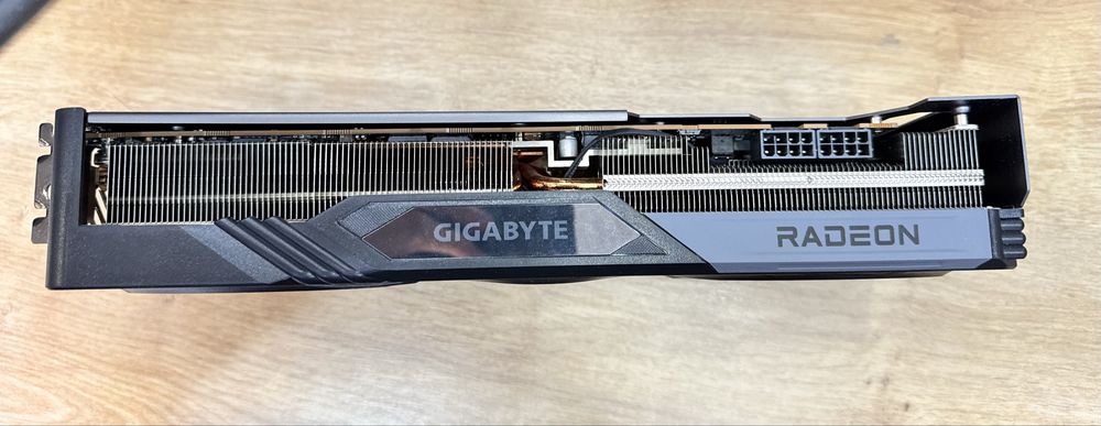 Видеокарта Gigabyte RX 7700XT