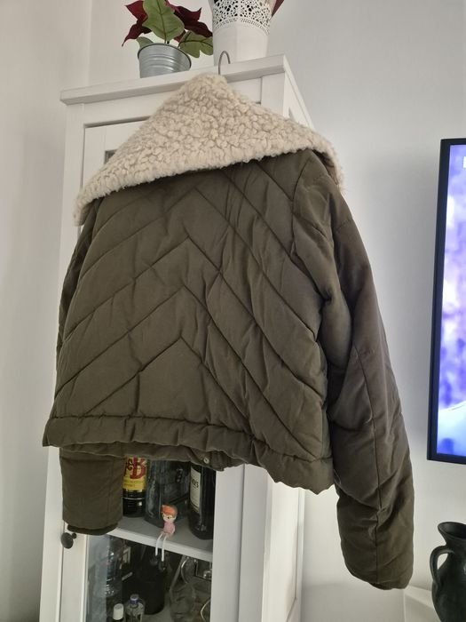 Vand geaca iarna dama Zara cu guler blana detașabil