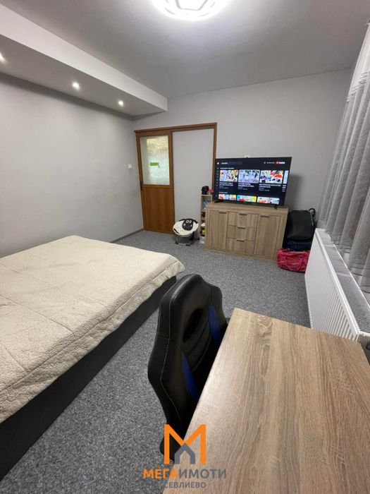 Продажба Етаж от къща гр. Севлиево - гр. Севлиево 102m² и двор 102m²