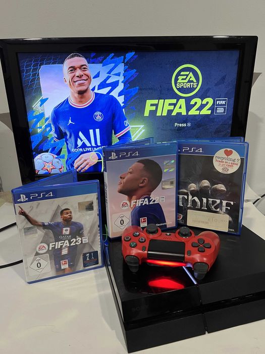 Consolă Sony PS4,  500GB, 3 jocuri si o maneta!