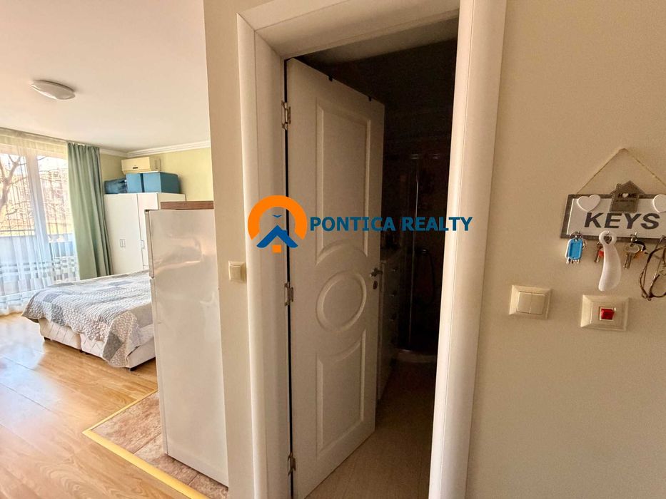 Просторно студио в красив комплекс в Несебър