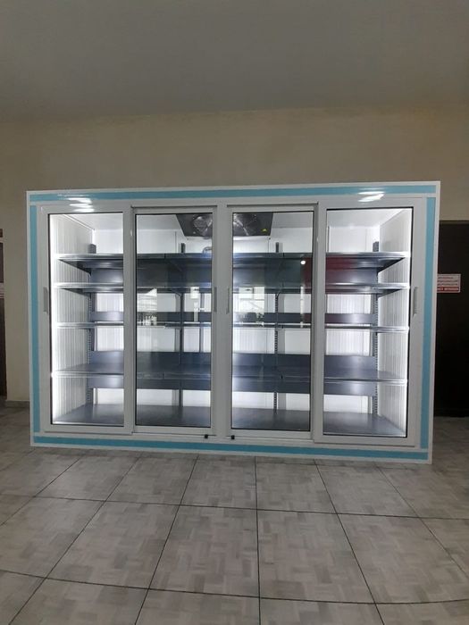 Producem vitrine si depozite frigorifice profesionale