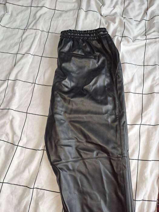 Pantaloni imitatie piele XL