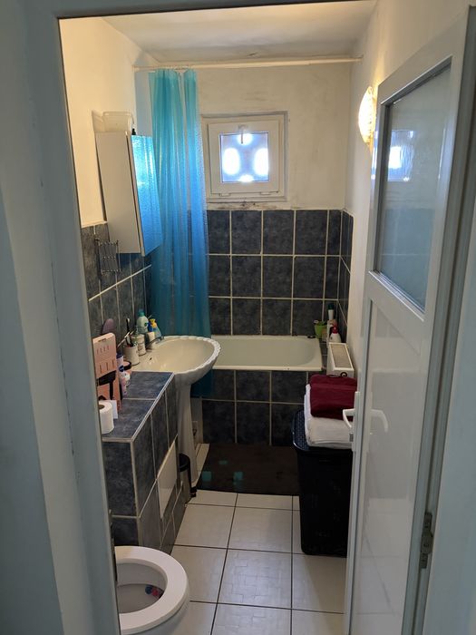 Aparatament de vanzare