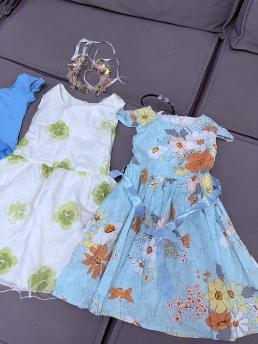 Продам платья 6-7 лет