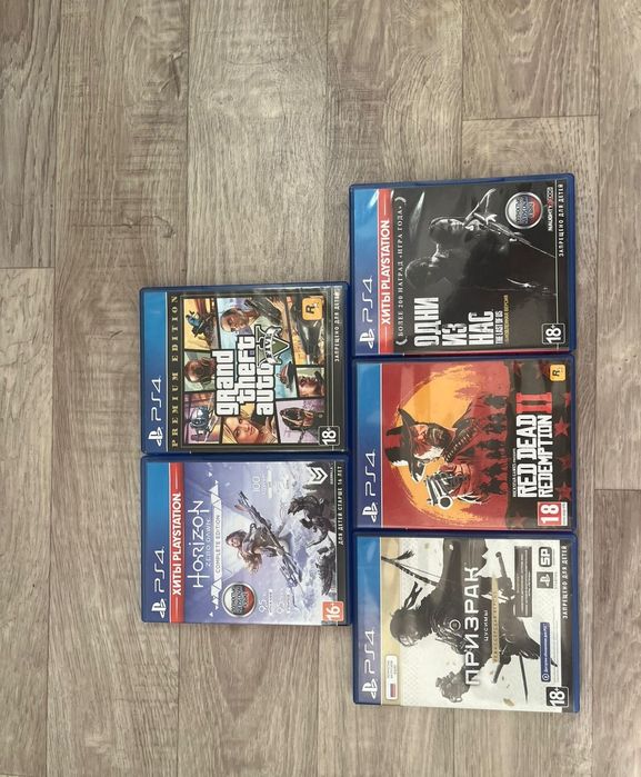 Продам PlayStation 4Pro и 5 крутых игр!