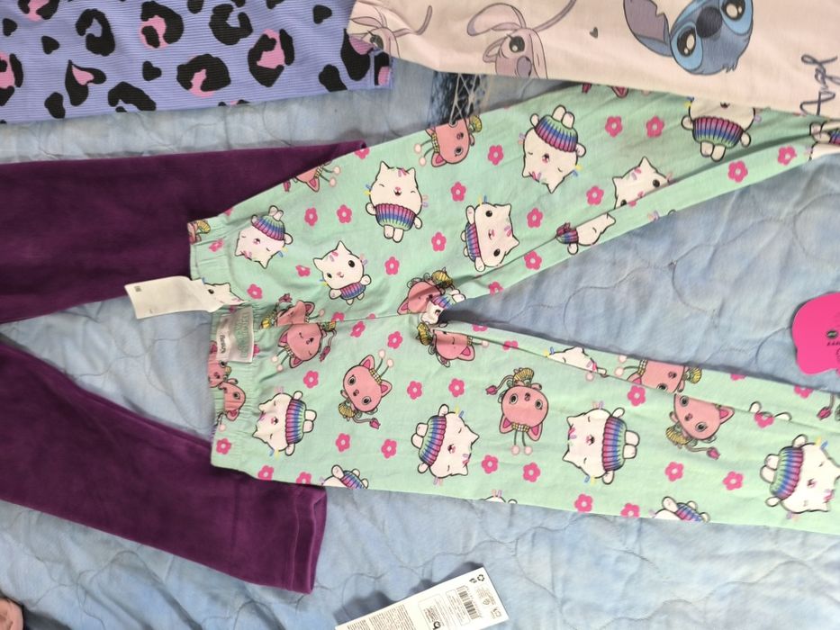 Лот клинове и блузи 122/128 размер и подарък