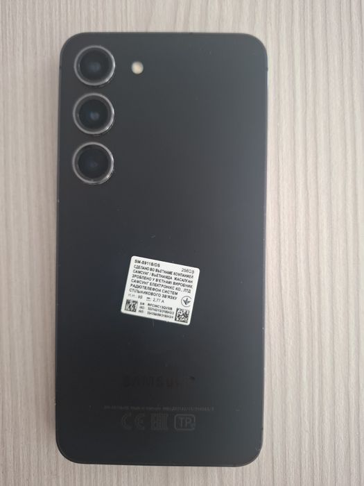 Продам сотовый телефон Samsung S23