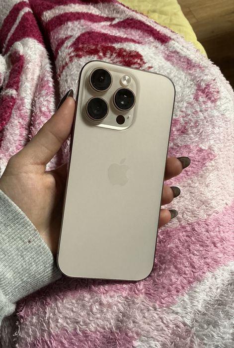 Iphone 16 Pro desert