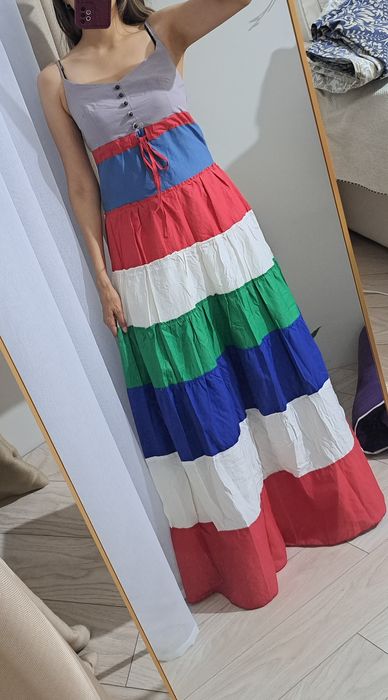 Продам платья новые