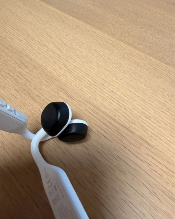 Căști Shokz OpenMove + căști iPhone