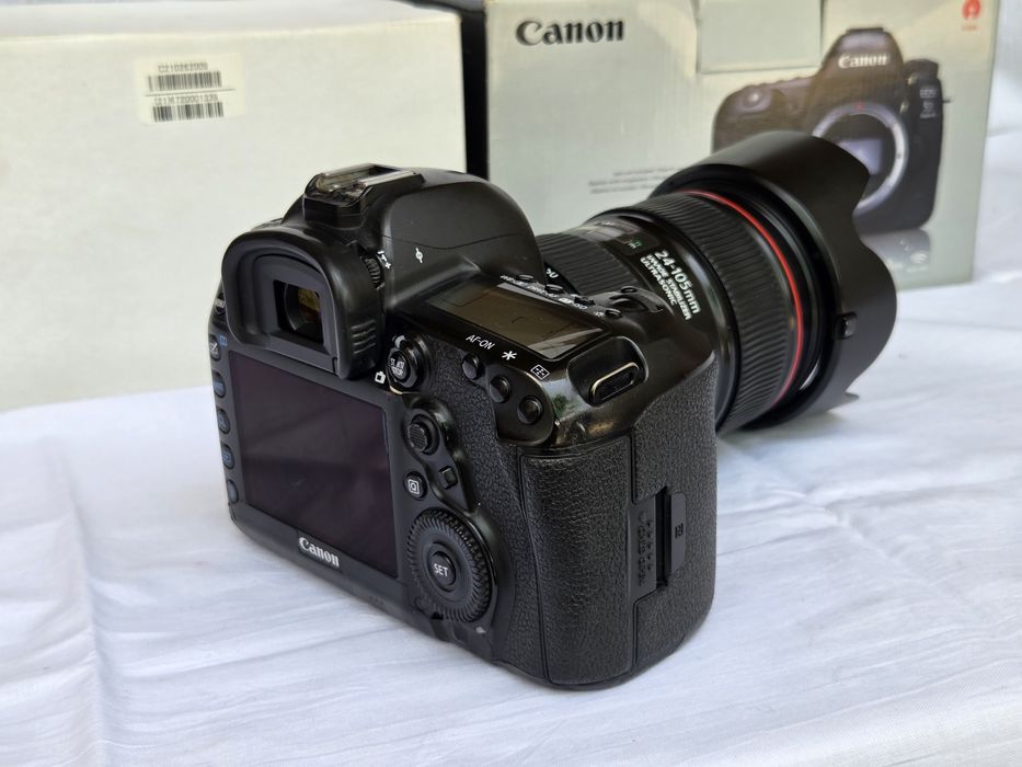 Canon 5D Mark IV Kit / 17-40mm L / 50mm f1.4 — Holati ideal!
