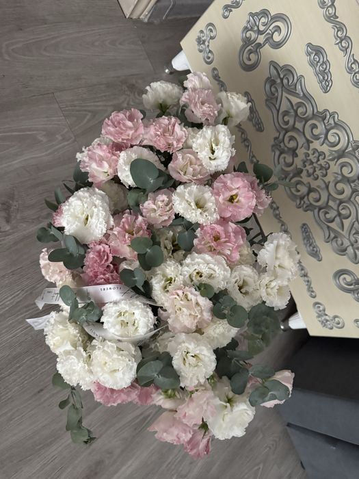 Свежие цветы прлдам