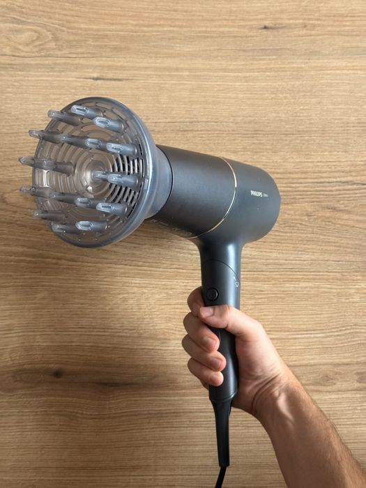 Професионален Сешоар Philips - ЧИСТО НОВ + ГАРАНЦИЯ